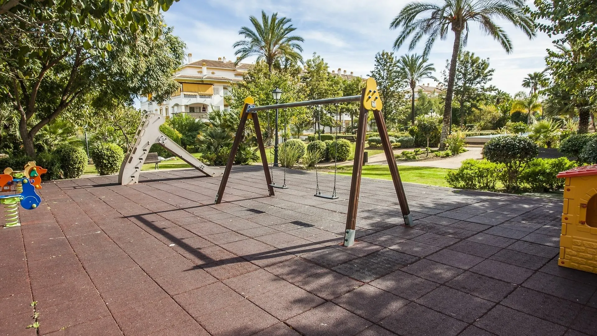 Dama De Noche Playground Apartment Marbella